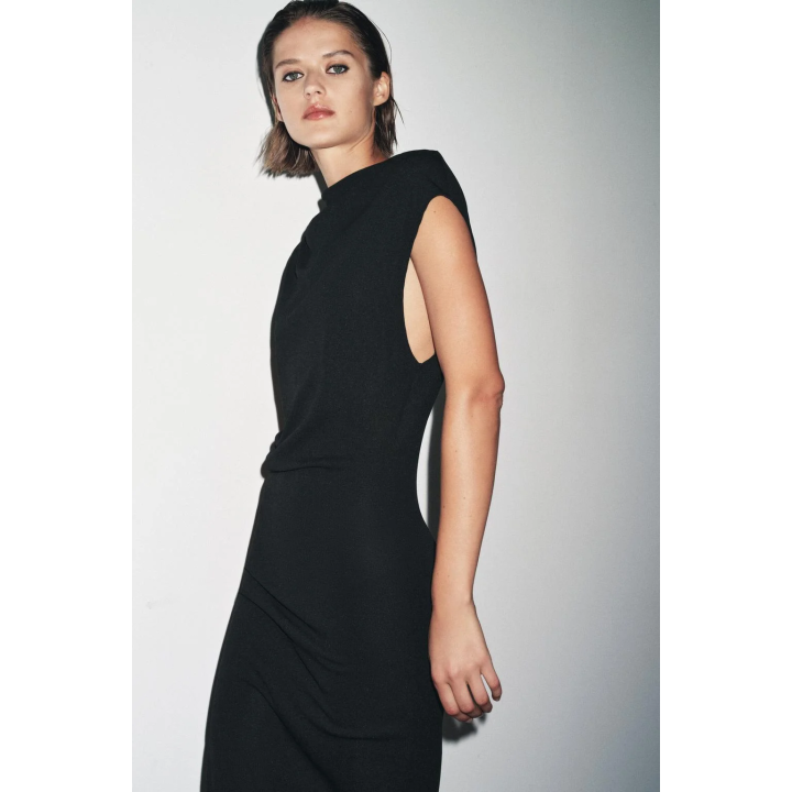 ДЛИННОЕ ПЛАТЬЕ СО СБОРКАМИ