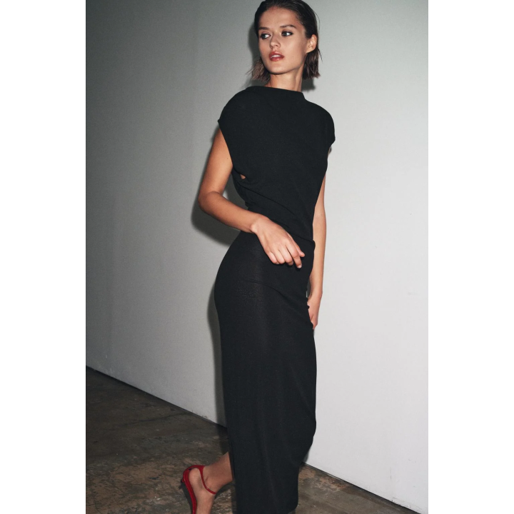 ДЛИННОЕ ПЛАТЬЕ СО СБОРКАМИ