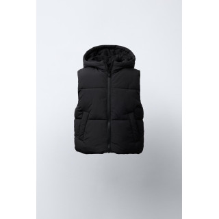 СТЕГАНЫЙ ЖИЛЕТ С КАПЮШОНОМ