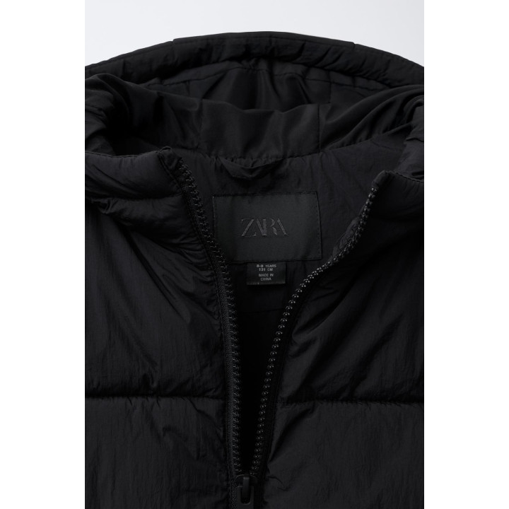 СТЕГАНЫЙ ЖИЛЕТ С КАПЮШОНОМ