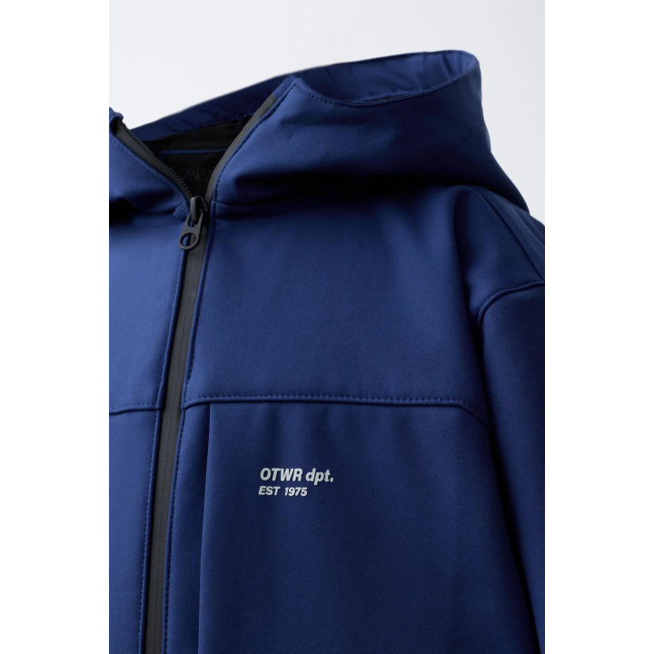 ТЕХНИЧЕСКАЯ КУРТКА С КАПЮШОНОМ