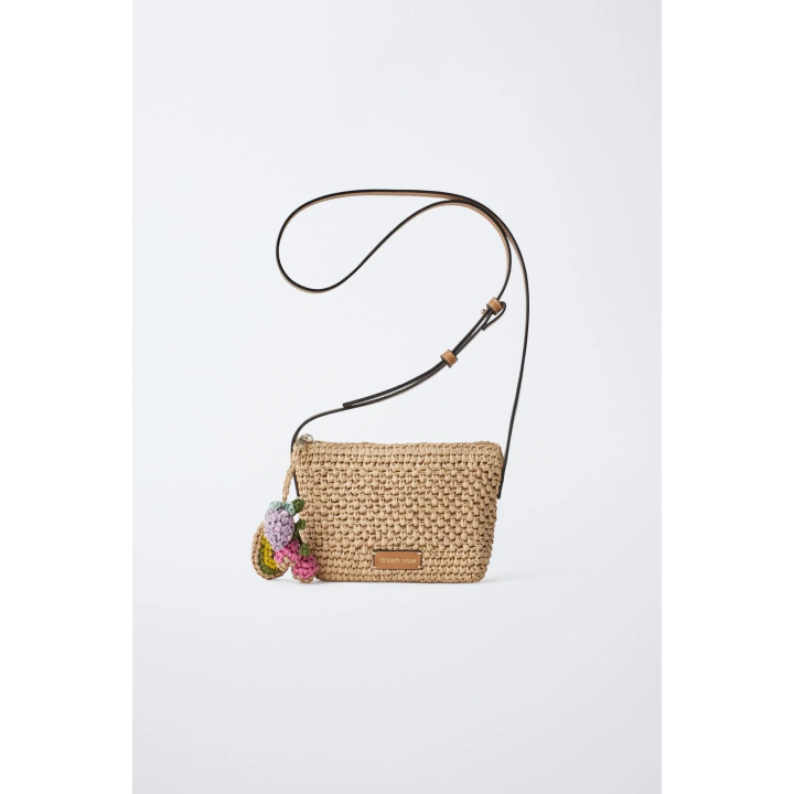 СУМКА ИЗ РАФИИ С ПОДВЕСКОЙ