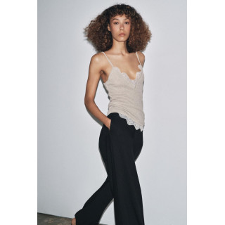 ТОП НА БРЕТЕЛЯХ С КРУЖЕВОМ