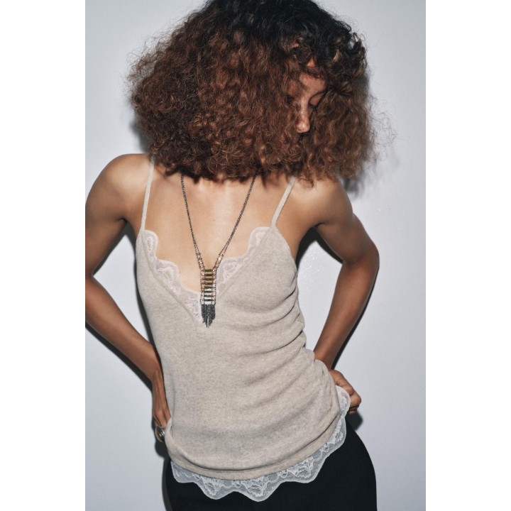 ТОП НА БРЕТЕЛЯХ С КРУЖЕВОМ