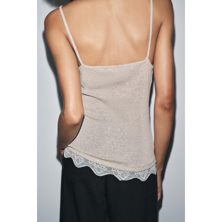 ТОП НА БРЕТЕЛЯХ С КРУЖЕВОМ