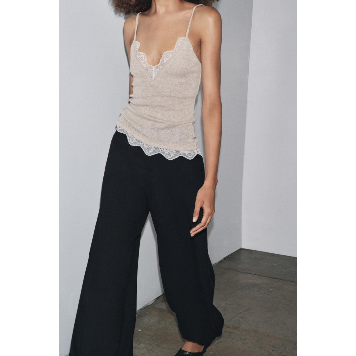 ТОП НА БРЕТЕЛЯХ С КРУЖЕВОМ