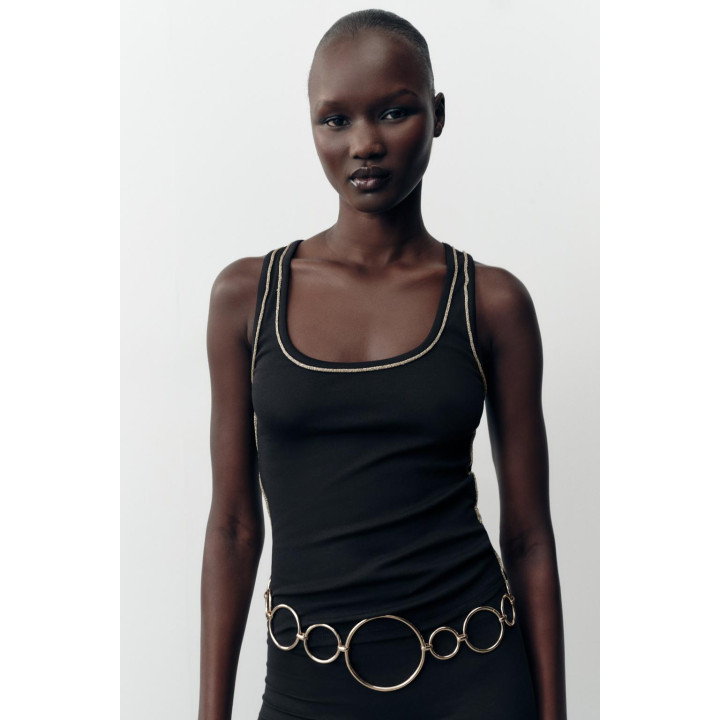 ТОП С КОНТРАСТНОЙ ОТДЕЛКОЙ И БЛЕСТЯЩЕЙ НИТЬЮ