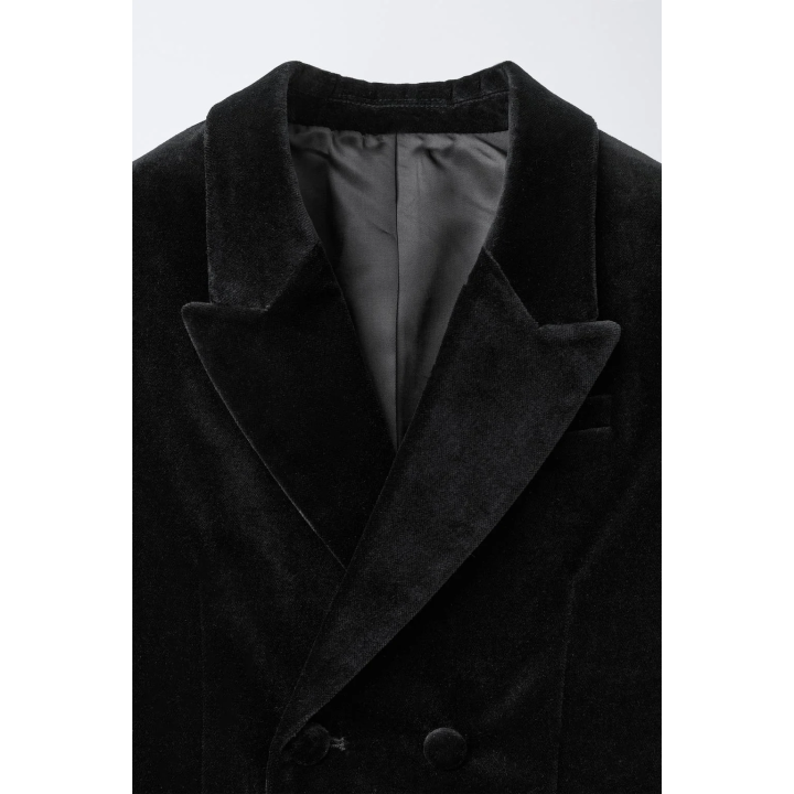 КОСТЮМНЫЙ БЛЕЙЗЕР ИЗ БАРХАТА