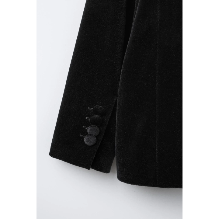 КОСТЮМНЫЙ БЛЕЙЗЕР ИЗ БАРХАТА