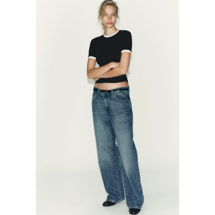 ФУТБОЛКА С ЖЕМЧУГОМ И ТРИКОТАЖНЫМИ ДЕТАЛЯМИ