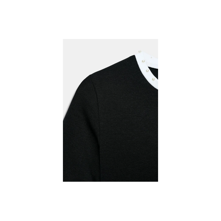 ФУТБОЛКА С ЖЕМЧУГОМ И ТРИКОТАЖНЫМИ ДЕТАЛЯМИ