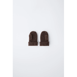 Вязаные варежки однотонные