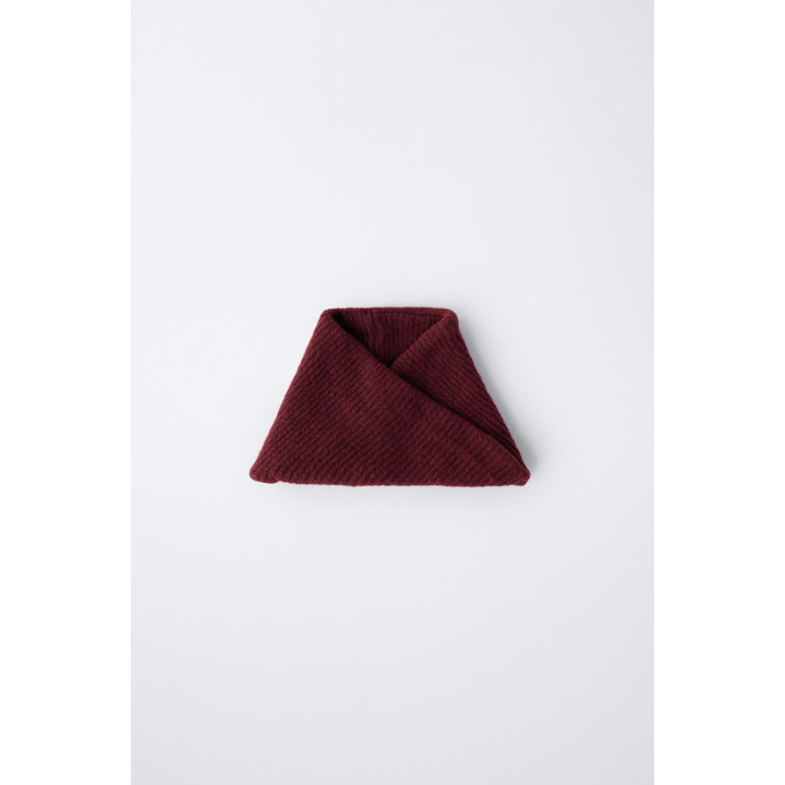 ТРИКОТАЖНЫЙ ШАРФ-СНУД С ПЕРЕКРЕСТНЫМ ДИЗАЙНОМ