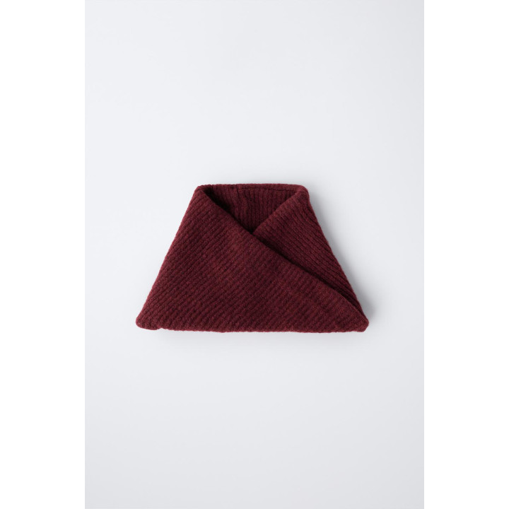 ТРИКОТАЖНЫЙ ШАРФ-СНУД С ПЕРЕКРЕСТНЫМ ДИЗАЙНОМ