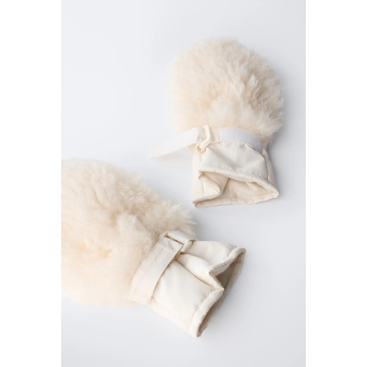 Митенки из искусственного курчавого меха - коллекция лыжной одежды