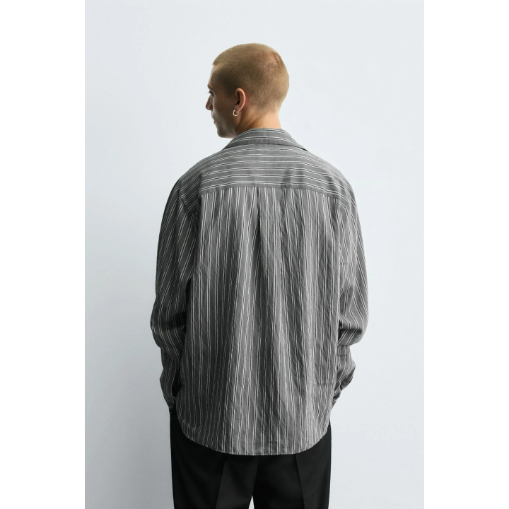 РУБАШКА СТРУЯЩЕГОСЯ ПОКРОЯ В ПОЛОСКУ С ЭФФЕКТОМ ЖАТОЙ ТКАНИ