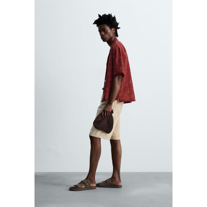 РУБАШКА С ЦВЕТОЧНЫМ РЕЛЬЕФОМ © OTIS KWAME KYE QUAICOE