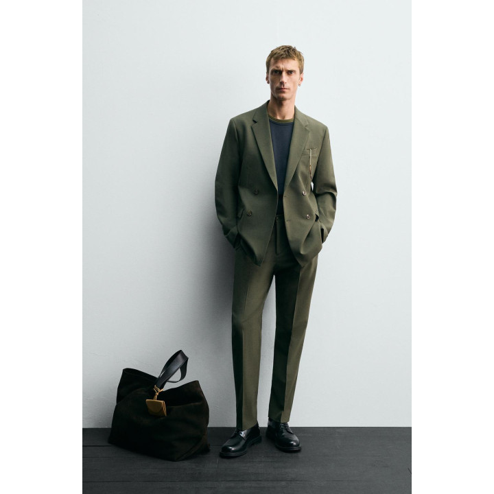 ДВУБОРТНЫЙ КОСТЮМНЫЙ БЛЕЙЗЕР С ШЕРСТЬЮ