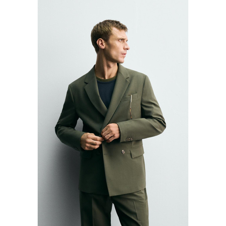 ДВУБОРТНЫЙ КОСТЮМНЫЙ БЛЕЙЗЕР С ШЕРСТЬЮ