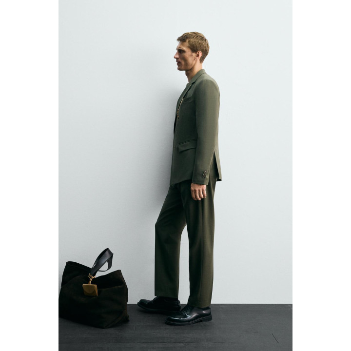 ДВУБОРТНЫЙ КОСТЮМНЫЙ БЛЕЙЗЕР С ШЕРСТЬЮ