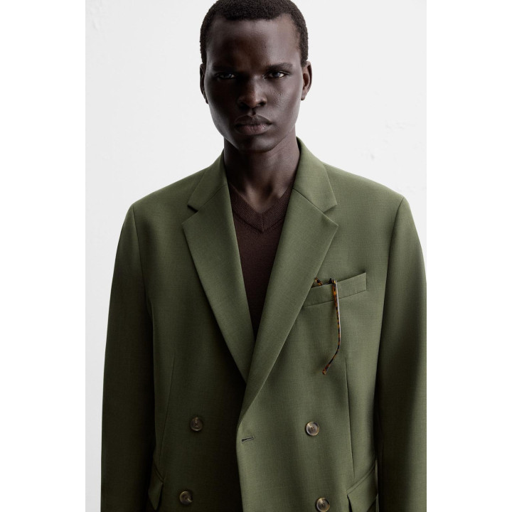 ДВУБОРТНЫЙ КОСТЮМНЫЙ БЛЕЙЗЕР С ШЕРСТЬЮ