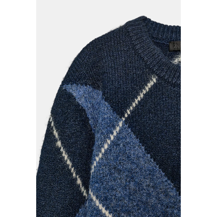 ТРИКОТАЖНЫЙ СВИТЕР В РОМБ