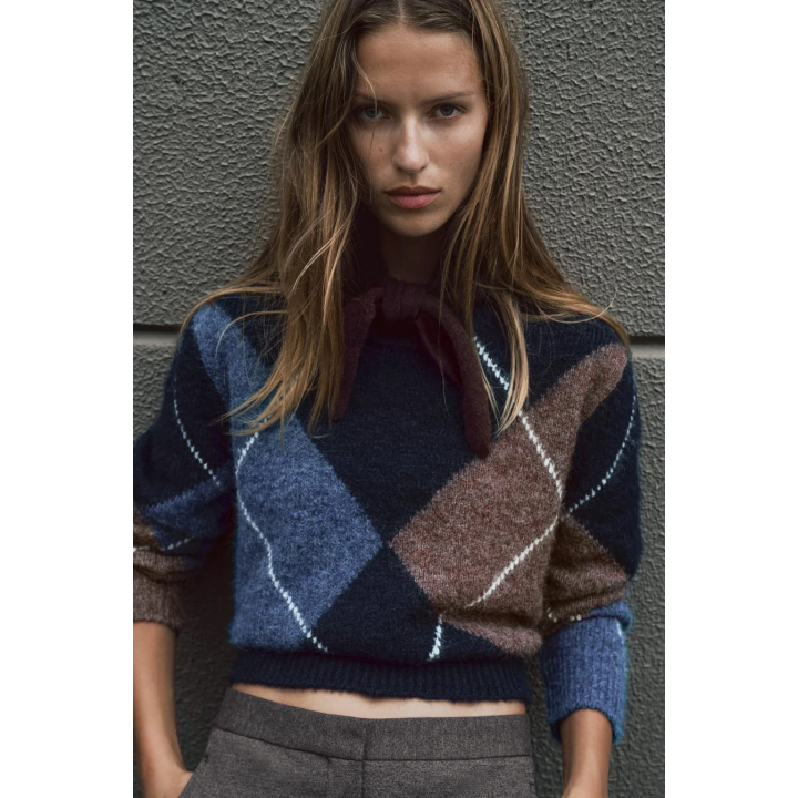 ТРИКОТАЖНЫЙ СВИТЕР В РОМБ