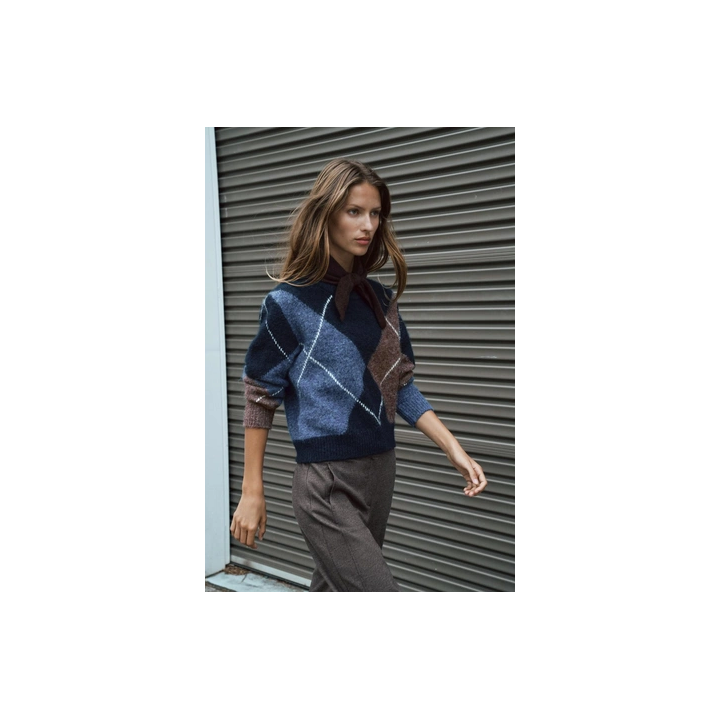 ТРИКОТАЖНЫЙ СВИТЕР В РОМБ