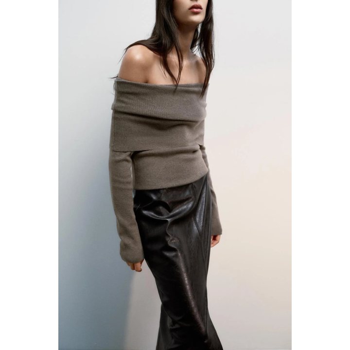 ТРИКОТАЖНЫЙ ТОП БЕЗ БРЕТЕЛЕЙ СО СБОРКАМИ