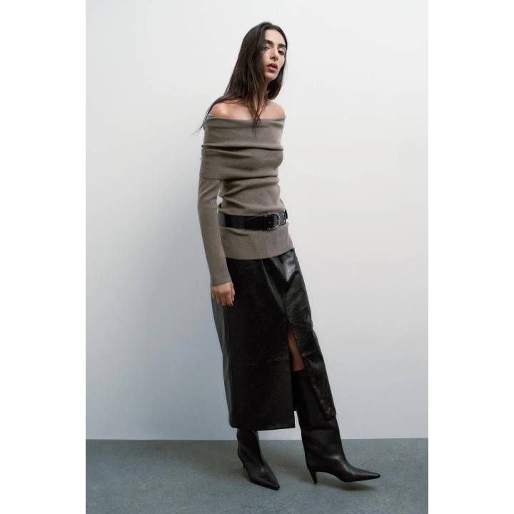 ТРИКОТАЖНЫЙ ТОП БЕЗ БРЕТЕЛЕЙ СО СБОРКАМИ