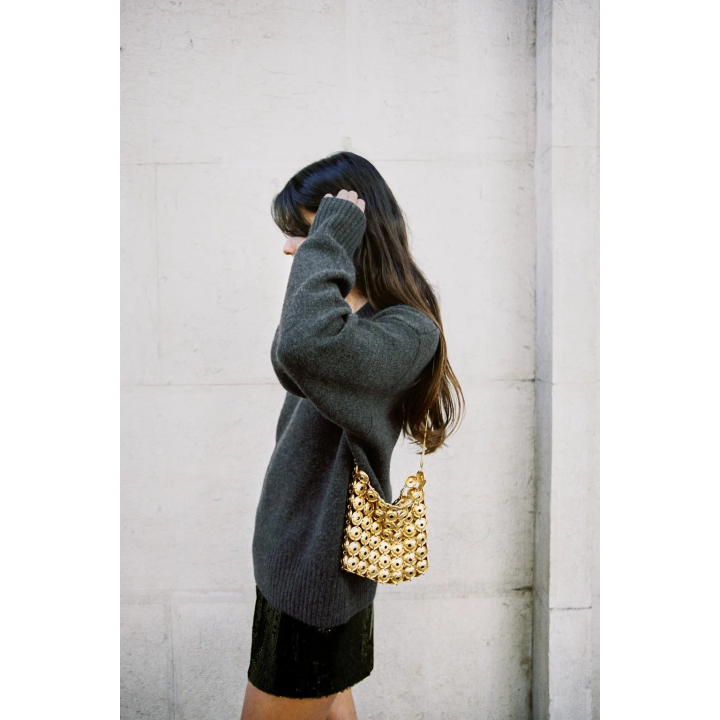 ТРИКОТАЖНЫЙ СВИТЕР С V-ОБРАЗНЫМ ВЫРЕЗОМ