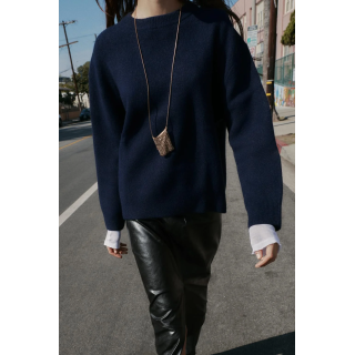 ОДНОТОННЫЙ СВИТЕР