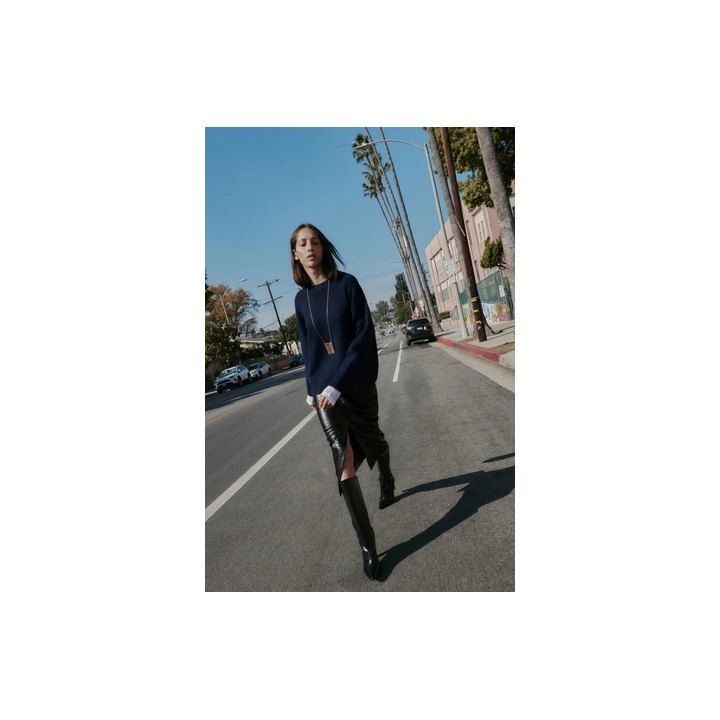 ОДНОТОННЫЙ СВИТЕР