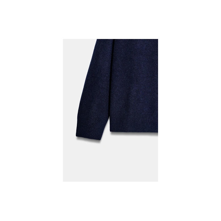 ОДНОТОННЫЙ СВИТЕР