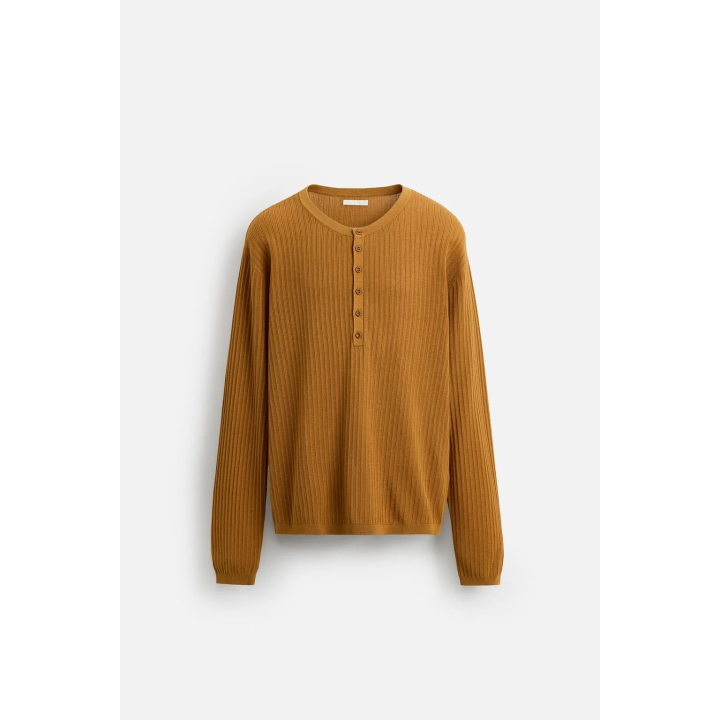 ТРИКОТАЖНАЯ ФУТБОЛКА С ВОРОТНИКОМ НА ПУГОВИЦАХ