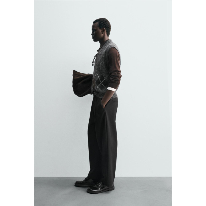 ЖАККАРДОВЫЙ ЖИЛЕТ В РОМБЫ