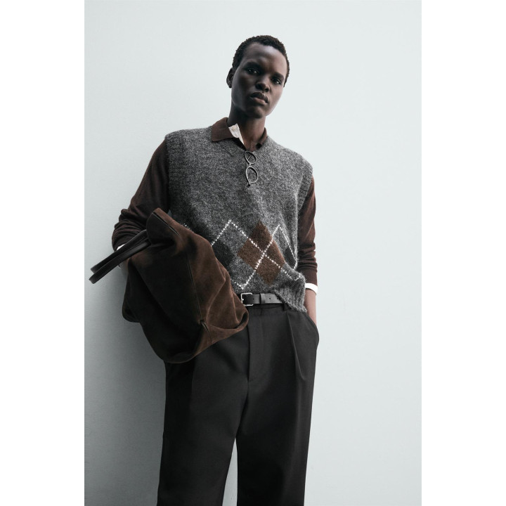 ЖАККАРДОВЫЙ ЖИЛЕТ В РОМБЫ