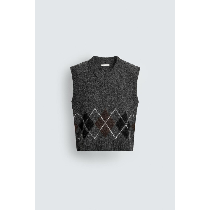 ЖАККАРДОВЫЙ ЖИЛЕТ В РОМБЫ