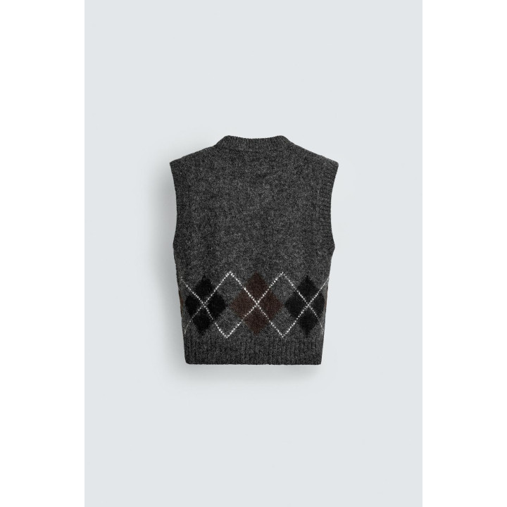 ЖАККАРДОВЫЙ ЖИЛЕТ В РОМБЫ