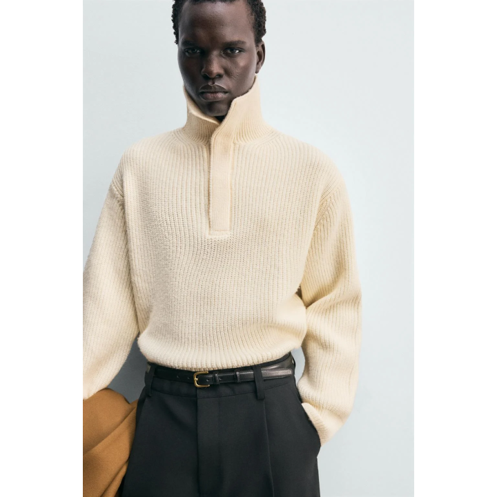 СТРУКТУРНЫЙ ДЖЕМПЕР С ВОРОТНИКОМ-СТОЙКОЙ