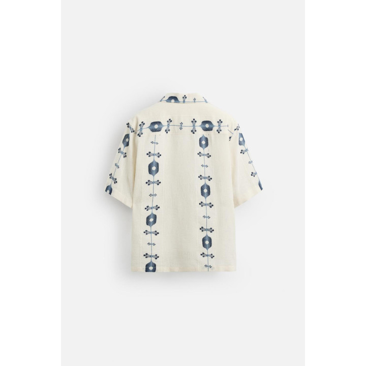 ЖАККАРДОВАЯ РУБАШКА С КОНТРАСТНЫМ РИСУНКОМ