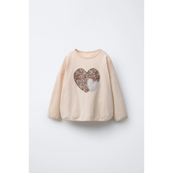 ФУТБОЛКА С НАДПИСЬЮ И НАШИВКАМИ