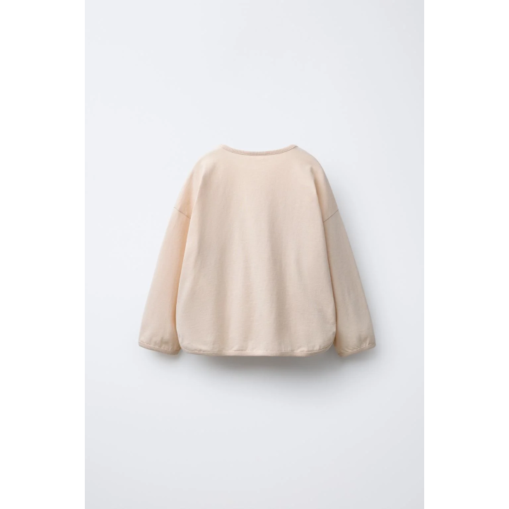 ФУТБОЛКА С НАДПИСЬЮ И НАШИВКАМИ