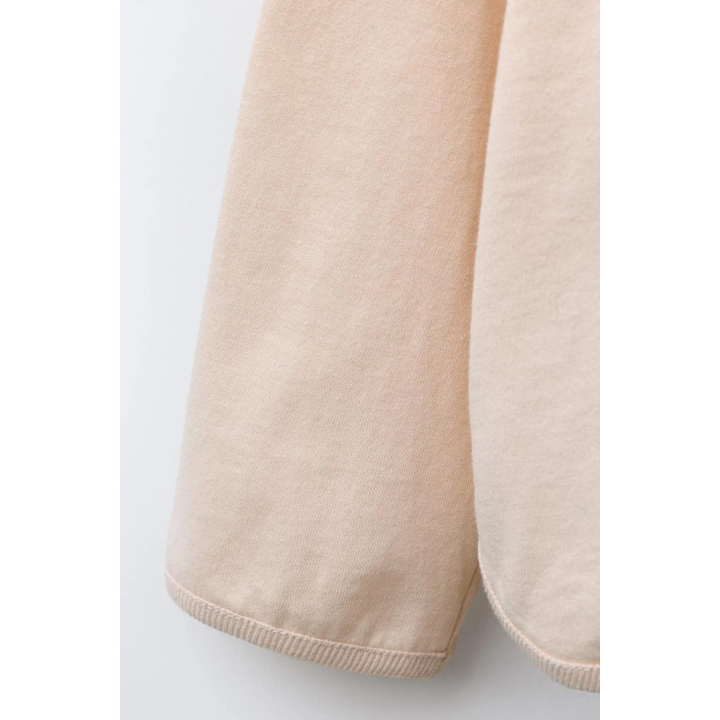 ФУТБОЛКА С НАДПИСЬЮ И НАШИВКАМИ