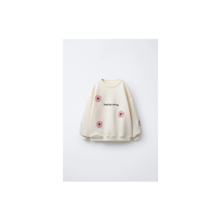 ТОЛСТОВКА С ВЫШИТЫМИ ЦВЕТАМИ