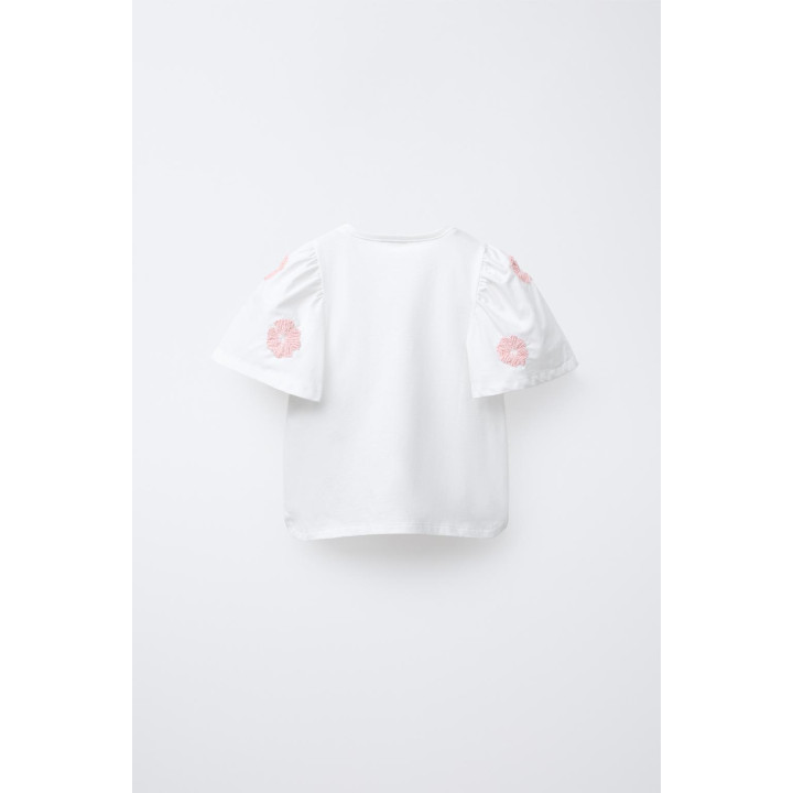 БЛУЗА С КОНТРАСТНОЙ ЦВЕТОЧНОЙ ВЫШИВКОЙ