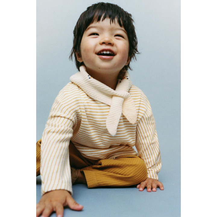 Футболка с ткаными полосками