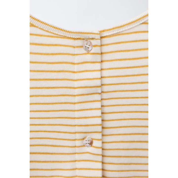 Футболка с ткаными полосками