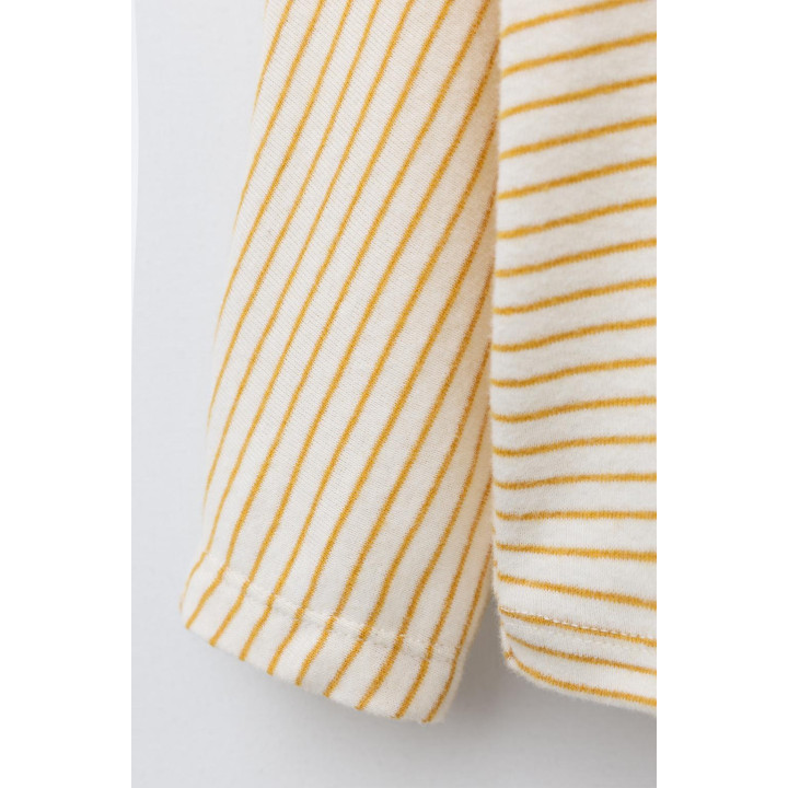 Футболка с ткаными полосками