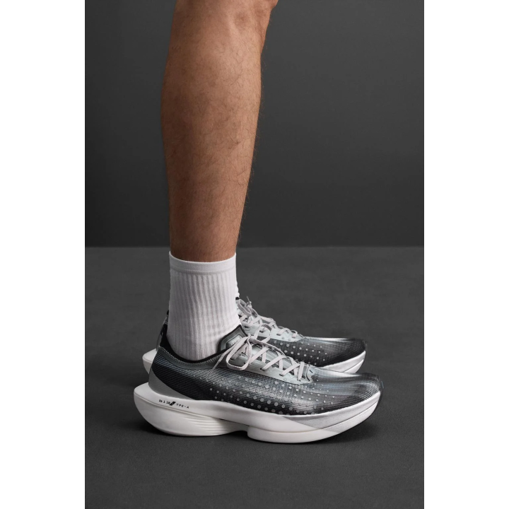 БЕГОВЫЕ КРОССОВКИ